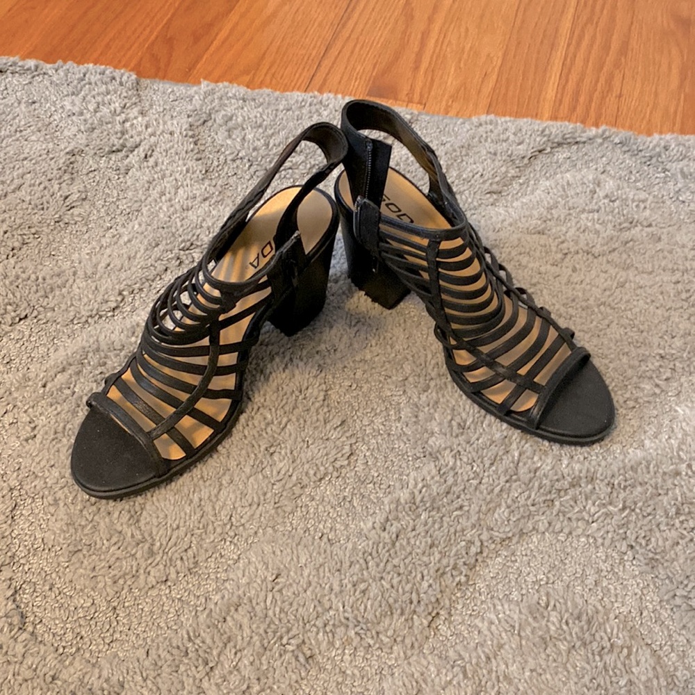 Black sandal size 9 heal about 3 inch